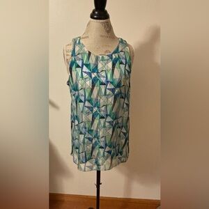 Vince Camuto geometric flowy top